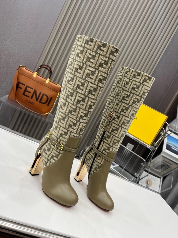 FENDI Delfina Round Toe Boots with FF Buckle - LY00