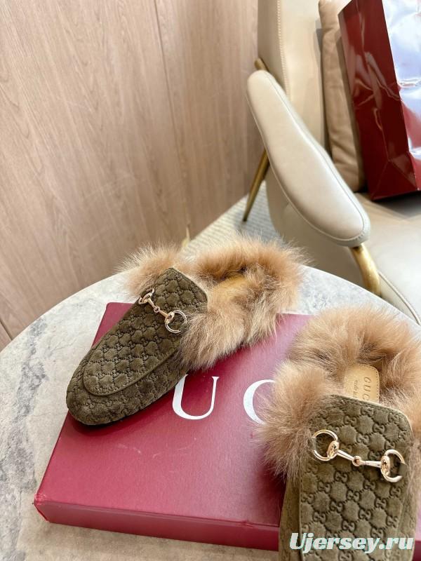 Gucci Fur Mule with Double G Pattern - LY00340