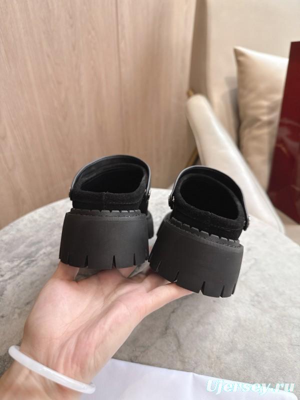 Gucci Women's Mule Shoes with Horsebit Detail - LY00300