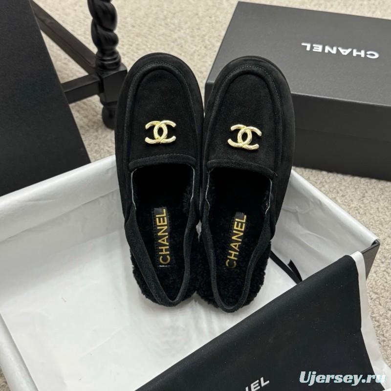 Chanel 2025 SS Teddy Fur Loafers with Double C Logo - KFY00300
