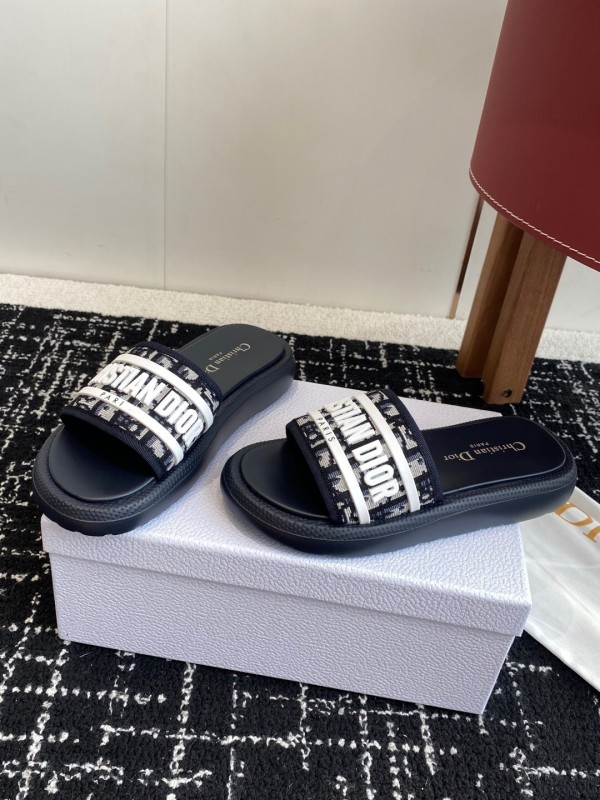 Dior Spring Summer 2025 Latest Ultra-Light Foam Sole Beach Sandals - KFY00260