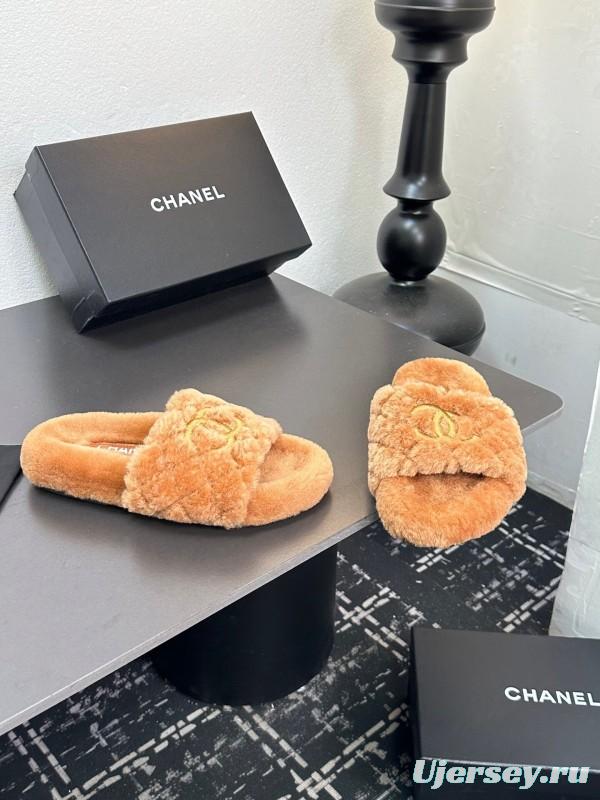 Chanel 2025 SS Fluffy Slippers with Wool Upper and Rubber Sole - LY00250