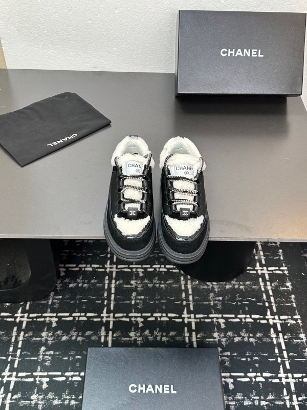 Chanel Spring/Summer 2025 Runway Thick Sole Sneakers - LY00320