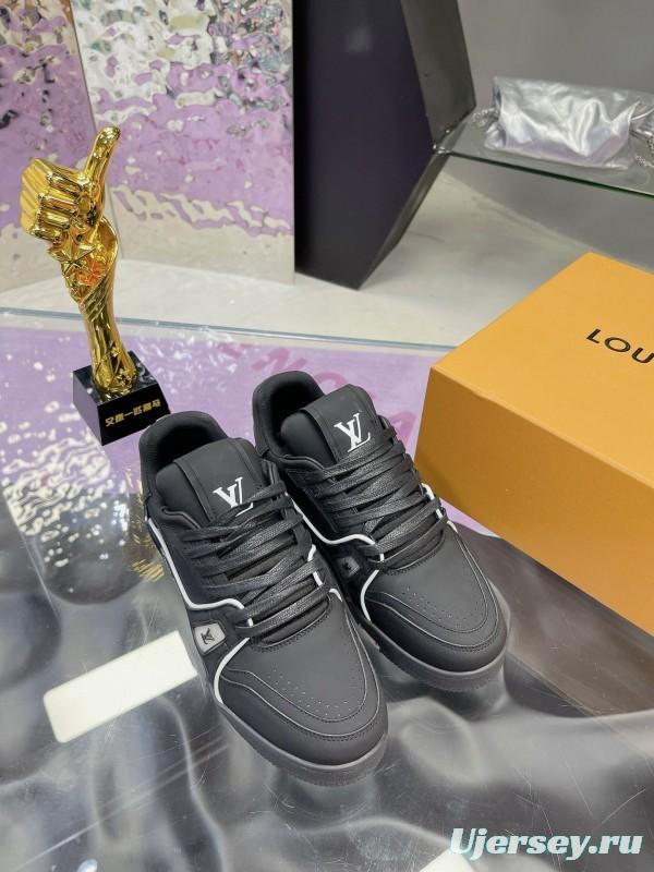 Louis Vuitton LV Trainer Maxi Sneakers with Multi-Color LED Charging Cable - AS00660