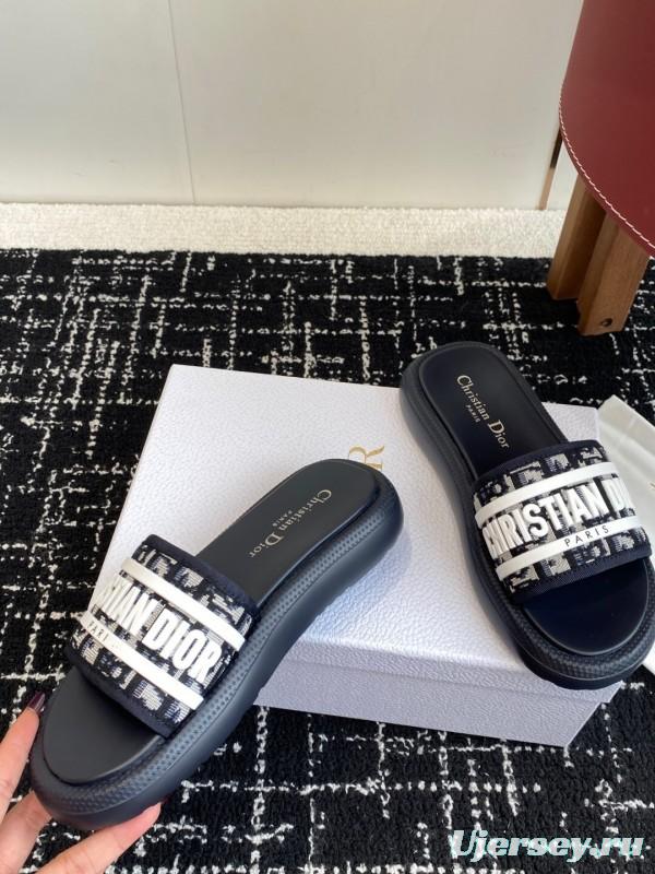 Dior Spring Summer 2025 Latest Ultra-Light Foam Sole Beach Sandals - KFY00260