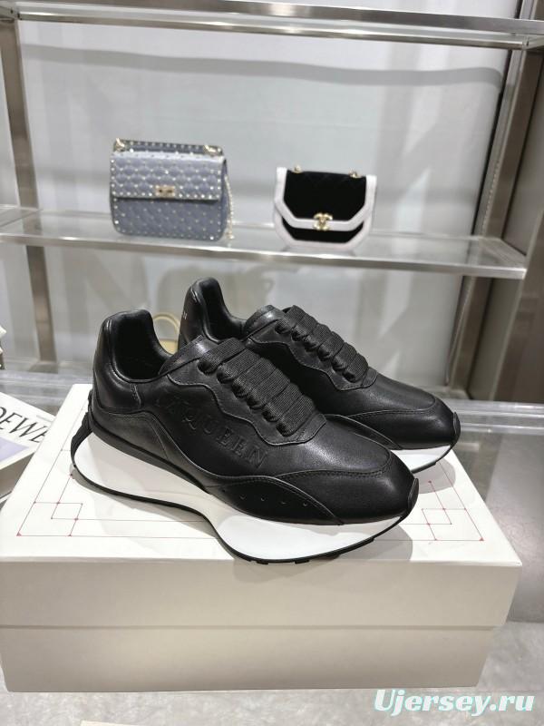 Alexander McQueen Sprint Unisex Sneakers with Seal Logo - LY00