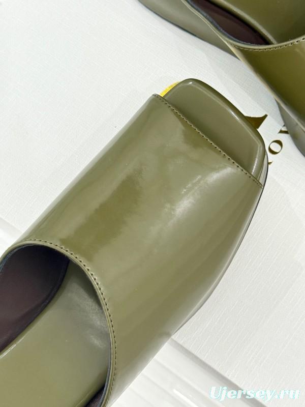 The Row Fall/Winter 2025 Platform Slides - KFY00280