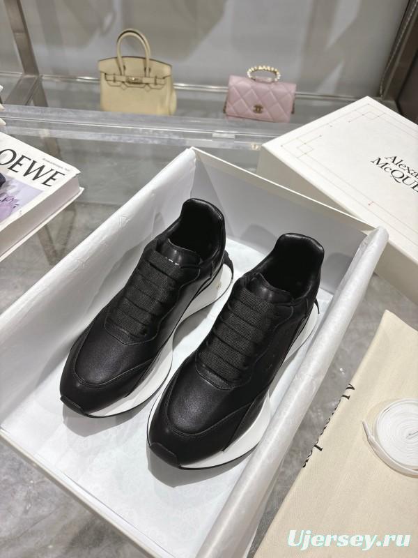 Alexander McQueen Sprint Unisex Sneakers with Seal Logo - LY00