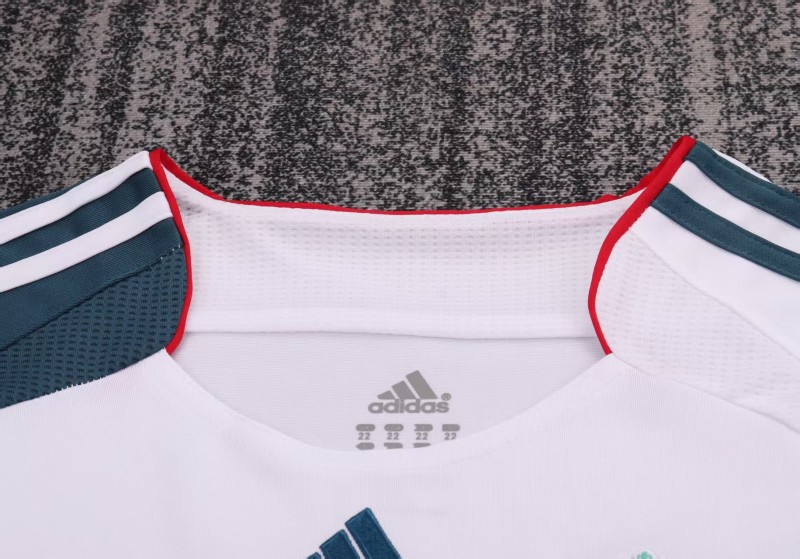 Retro Kids 06/08  Liverpool Away Jersey