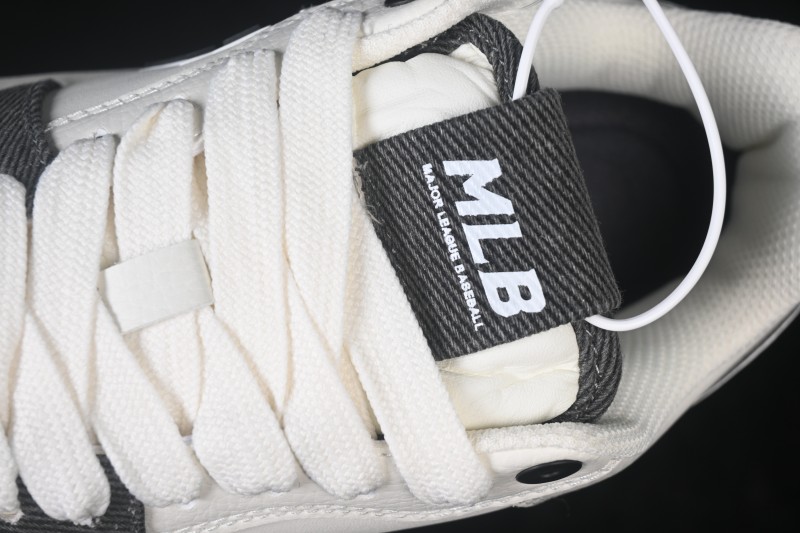 New Era NY MLB Chunky Liner Denim Pocket Running Shoes with Elevated Sole - 3ASXD015N50BKS