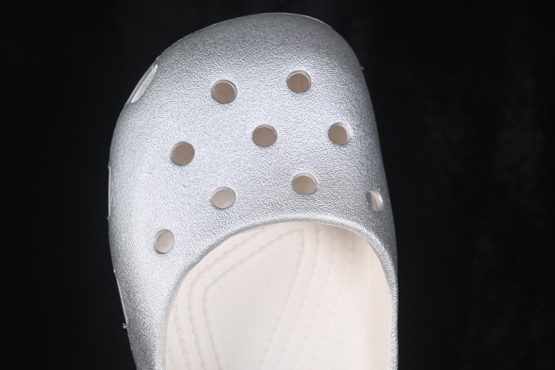 Crocs Classic Two-Strap Summer Clog Sandals for Outdoor Beach Wear - Crocs