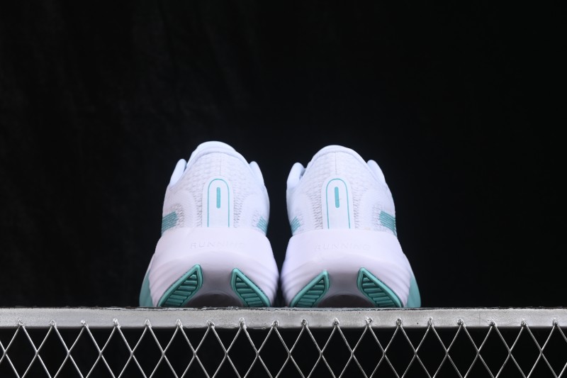 Nike Journey Run Cushioned Low-Top Running Shoes with Traction and Wear Resistance - DF5918-100