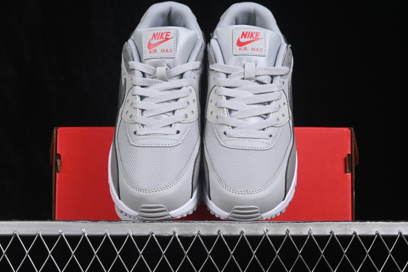 Nike Air Max 90 Retro Running Shoes with Visible Air Cushioning - DM9102-001