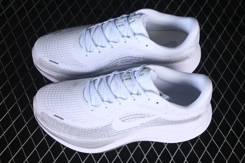 Nike Journey Run Low-Top Running Shoes with Cushioning Anti-Slip Wear-Resistant Design - FB7765-001