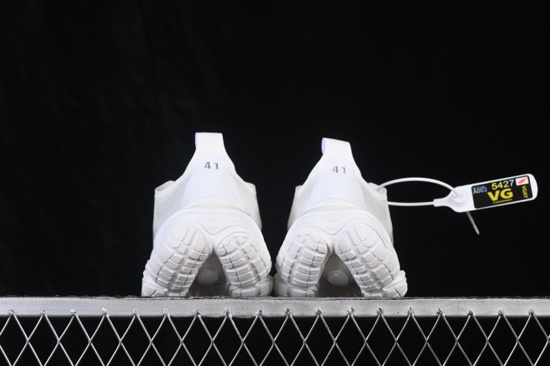 Balenciaga Anatomic Runner Low-Top Lifestyle Sneakers with Five-Toe Structure - WANRN9000