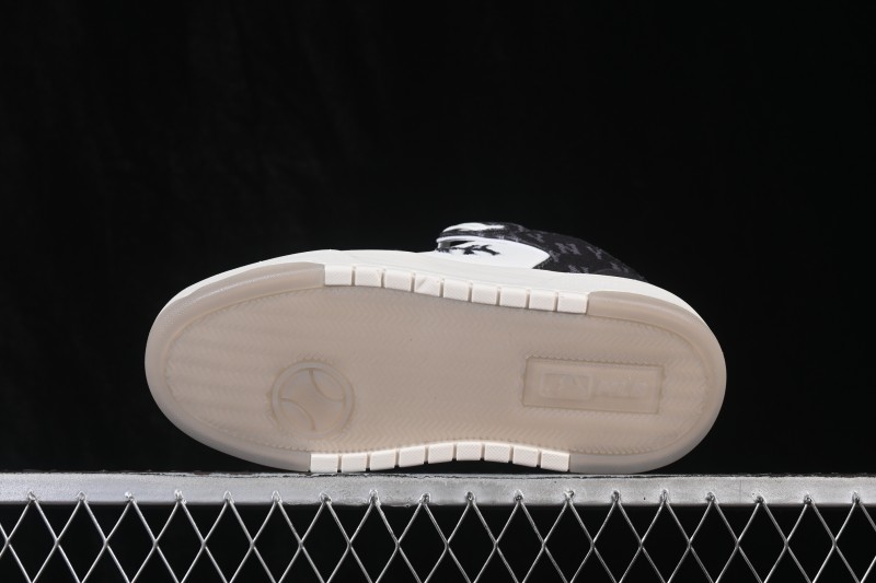 New York MLB Chunky Liner Pocket Monogram High-Top Thick-Soled Running Sneakers - 3ASXMDM6N50BKS