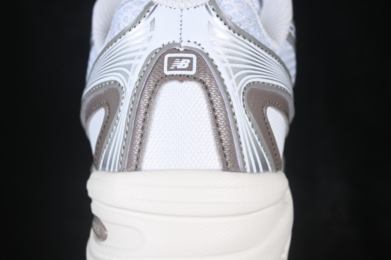 New Balance 740 Retro Running Shoes with Chunky Dad-Style Cushioning - U740MU2