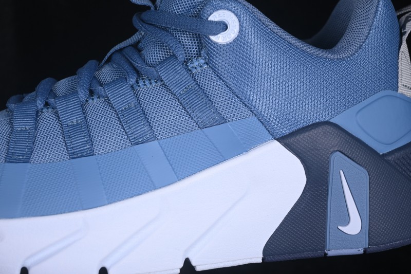 Nike Free Metcon 7 Training Shoes with Breathable Mesh and Durable Grip - II7405-401
