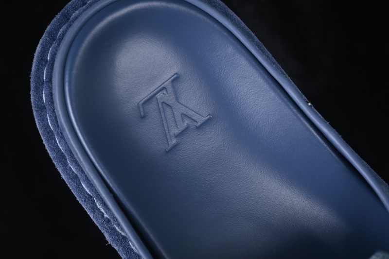 Louis Vuitton Comfort Flat Sandals Calfskin Suede Round Toe Slide - AJE5