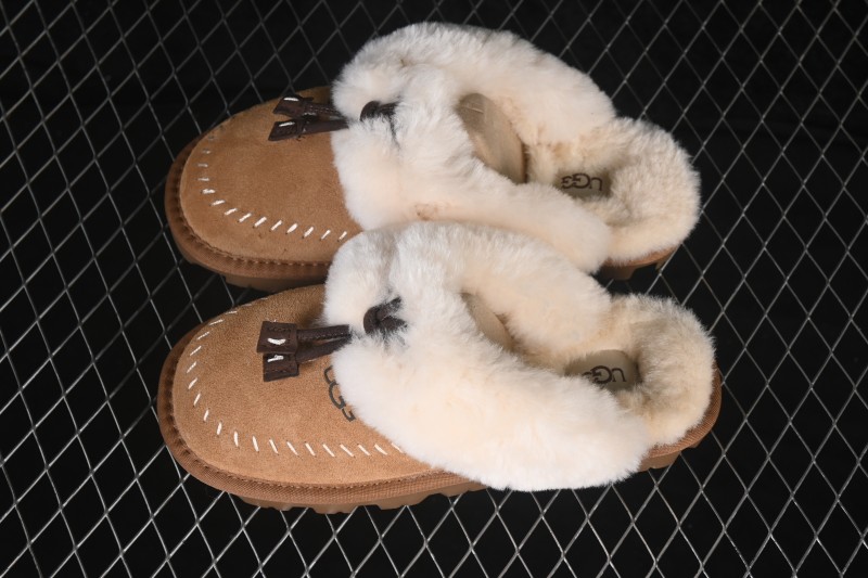 UGG Slipper Evolution Comfortable Flat No Special Function Closed Toe Slippers - 1180 Chestnut