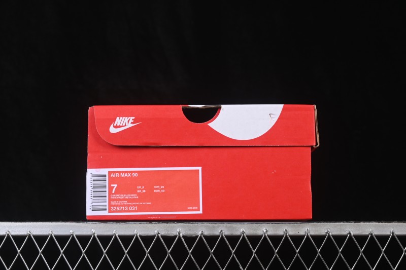 Nike Air Max 90 Retro Running Shoes with Air Cushion - 325213-031