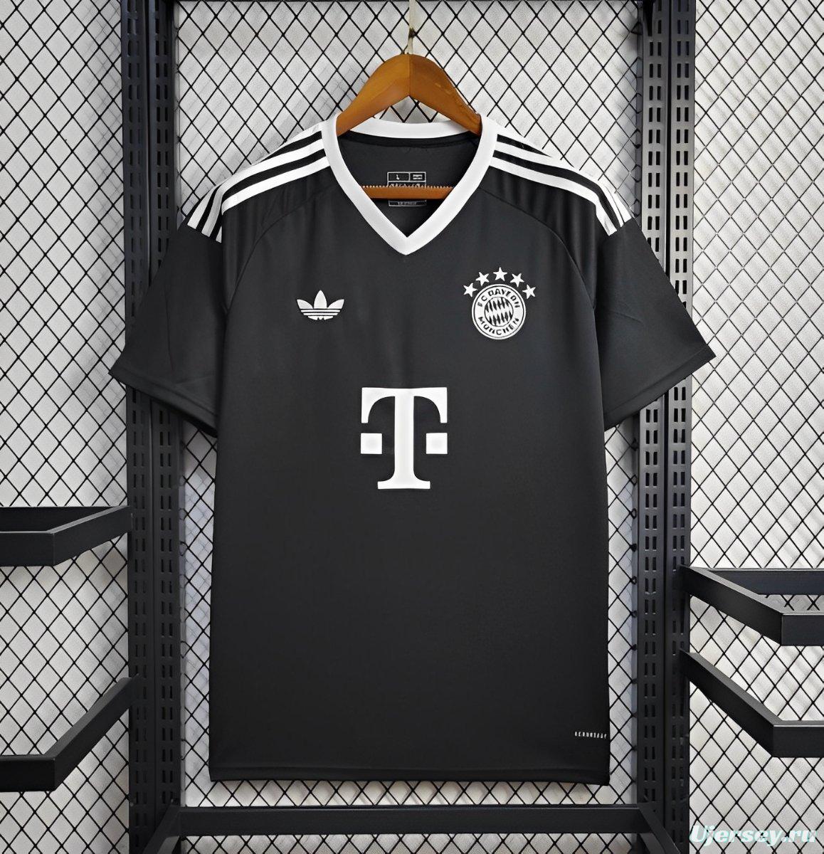 24/25 Bayern Munich Black Goalkeeper Jersey