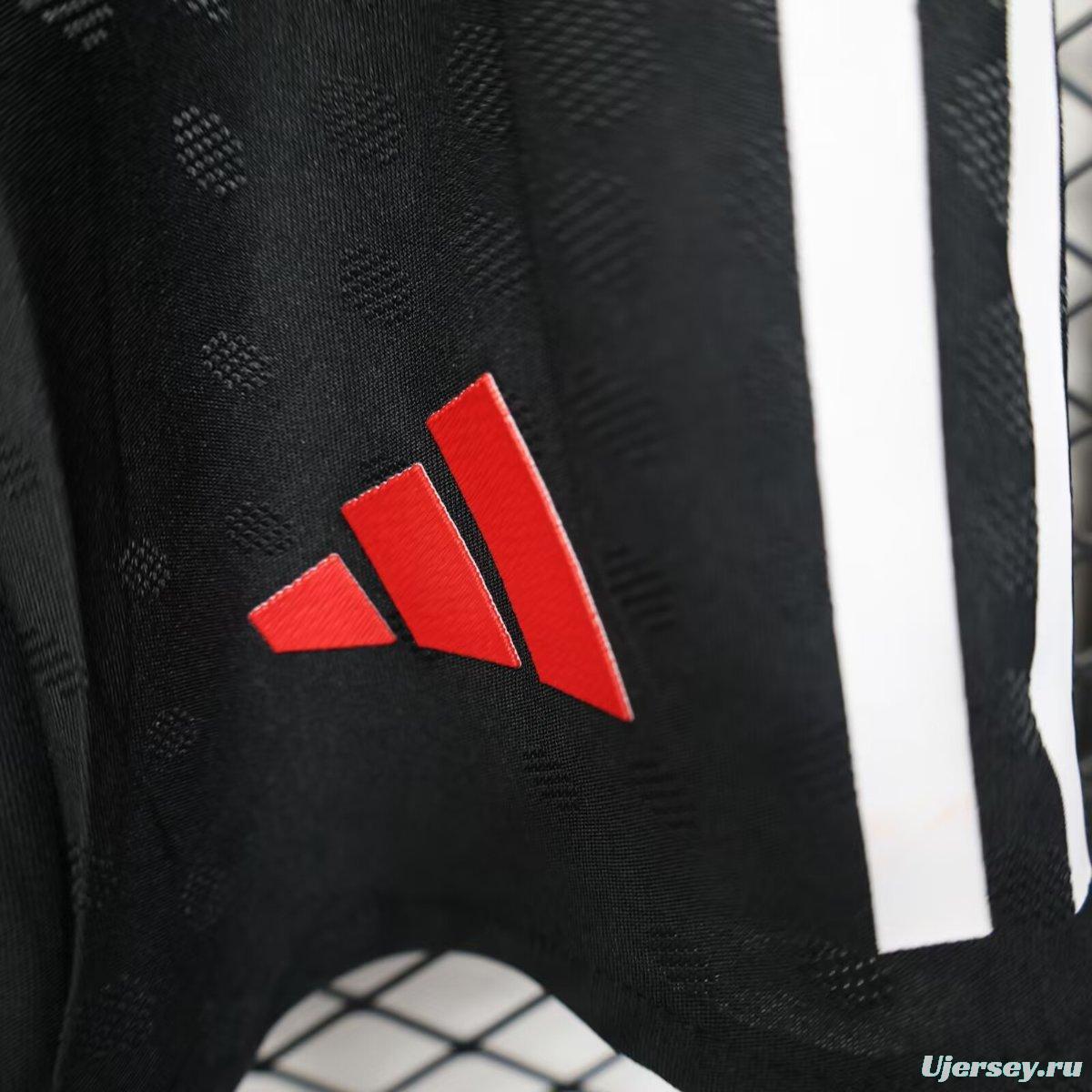 Player Version 25/26 Liverpool Away Shorts